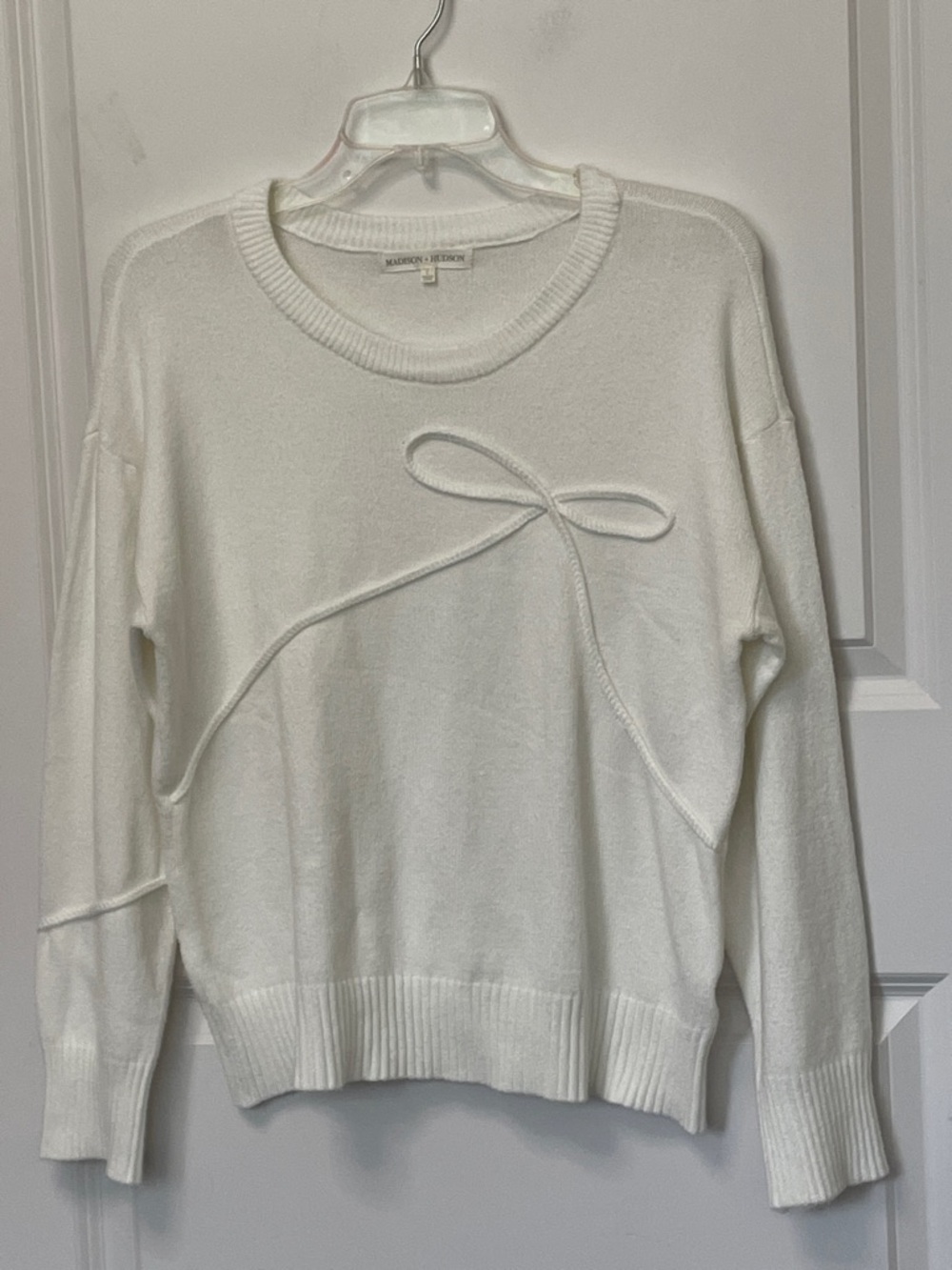 Madison Hudson White Bow Sweater Large